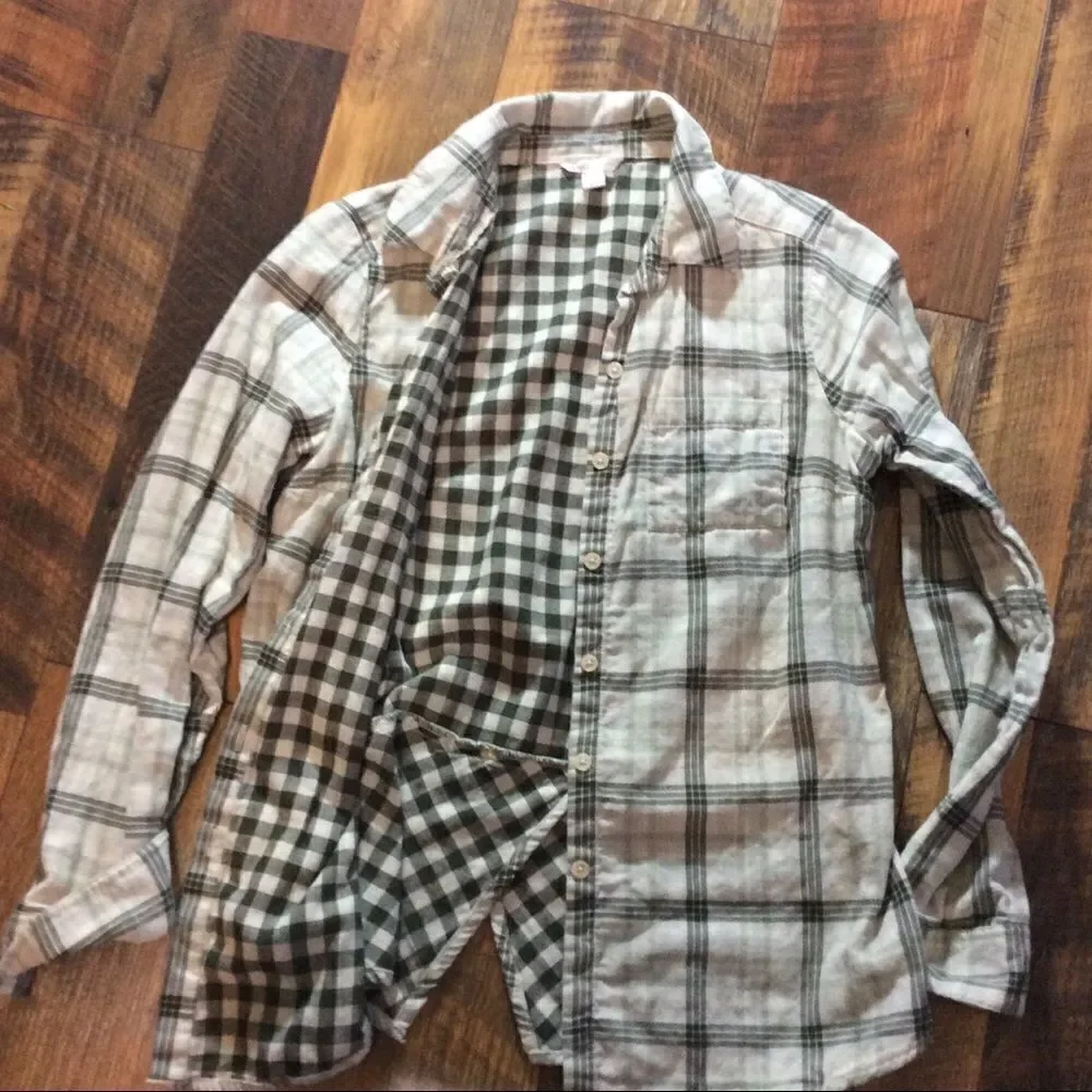 CATO Size Small Plaid Button Up Shirt Gray - Picture 4 of 5